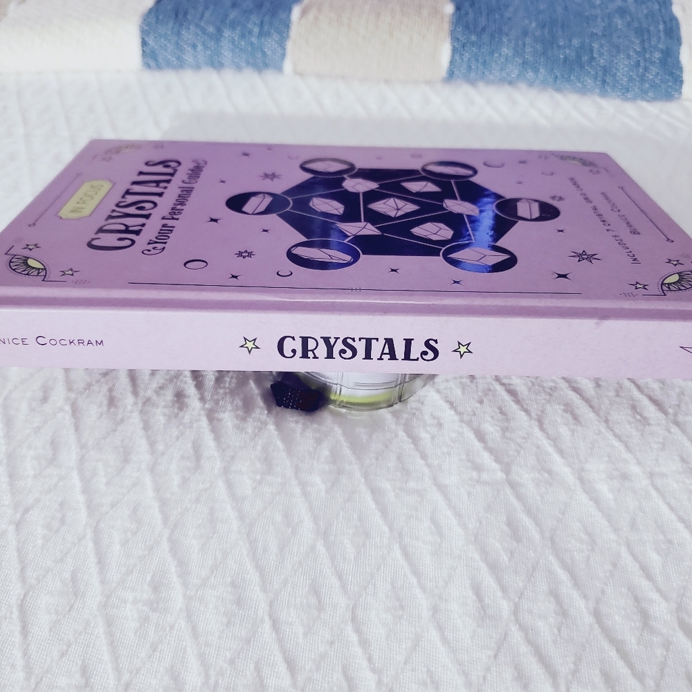 In Focus Crystals Guide Book - Picture 11 of 15